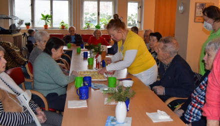 Domov Alzheimer Darkov Pokračujeme v pečení