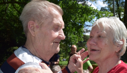 Domov Alzheimer Darkov kácení májky