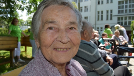 Domov Alzheimer Darkov kácení májky
